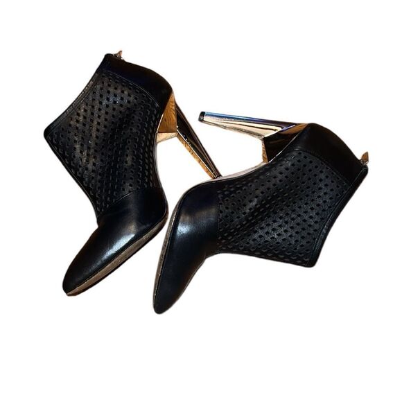 Red Saks Fifth Avenue Black Leather Booties Size 7 M - Picture 3 of 5